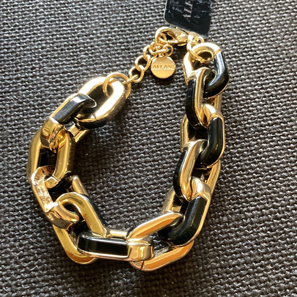 NEW W/TAGS——Alfani Black/Gold Chain Bracelet
